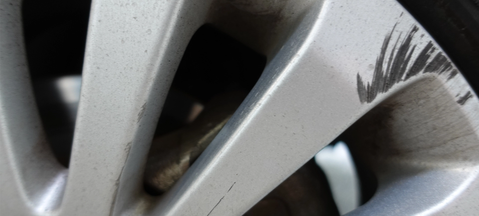 How to Fix Curb Rash on Rims: A Comprehensive Guide