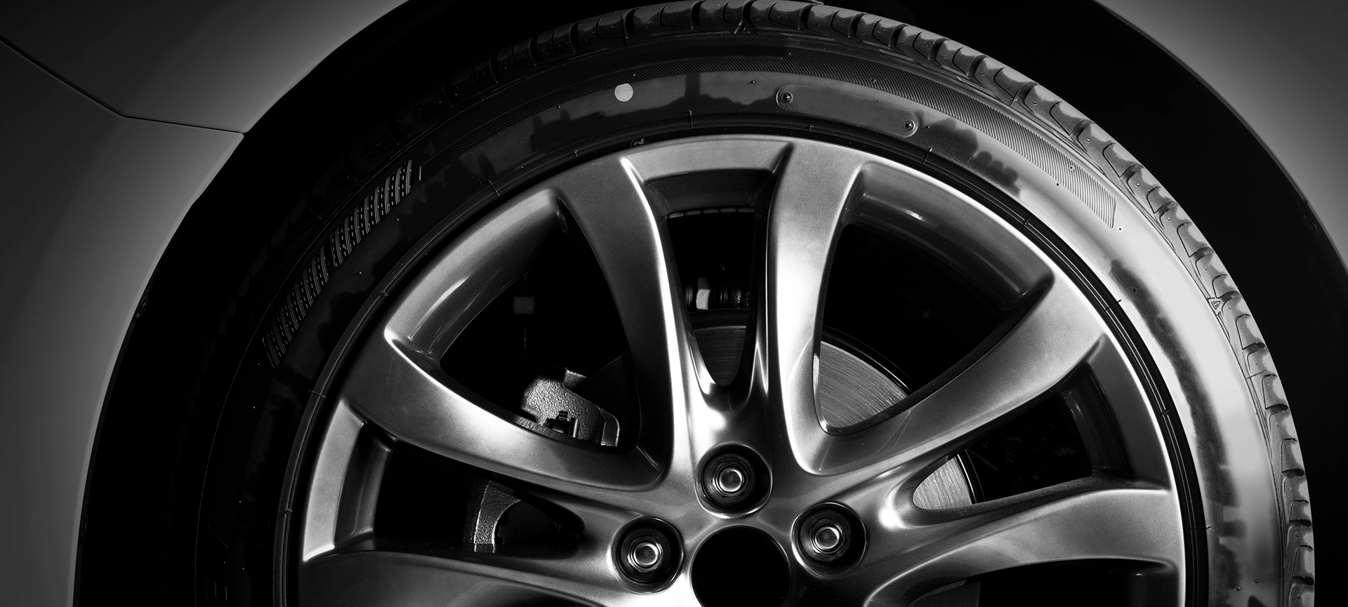 Restoring Shine: How to Fix Scratched Chrome Rims